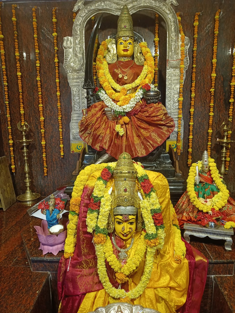 పూల అలంకరణ